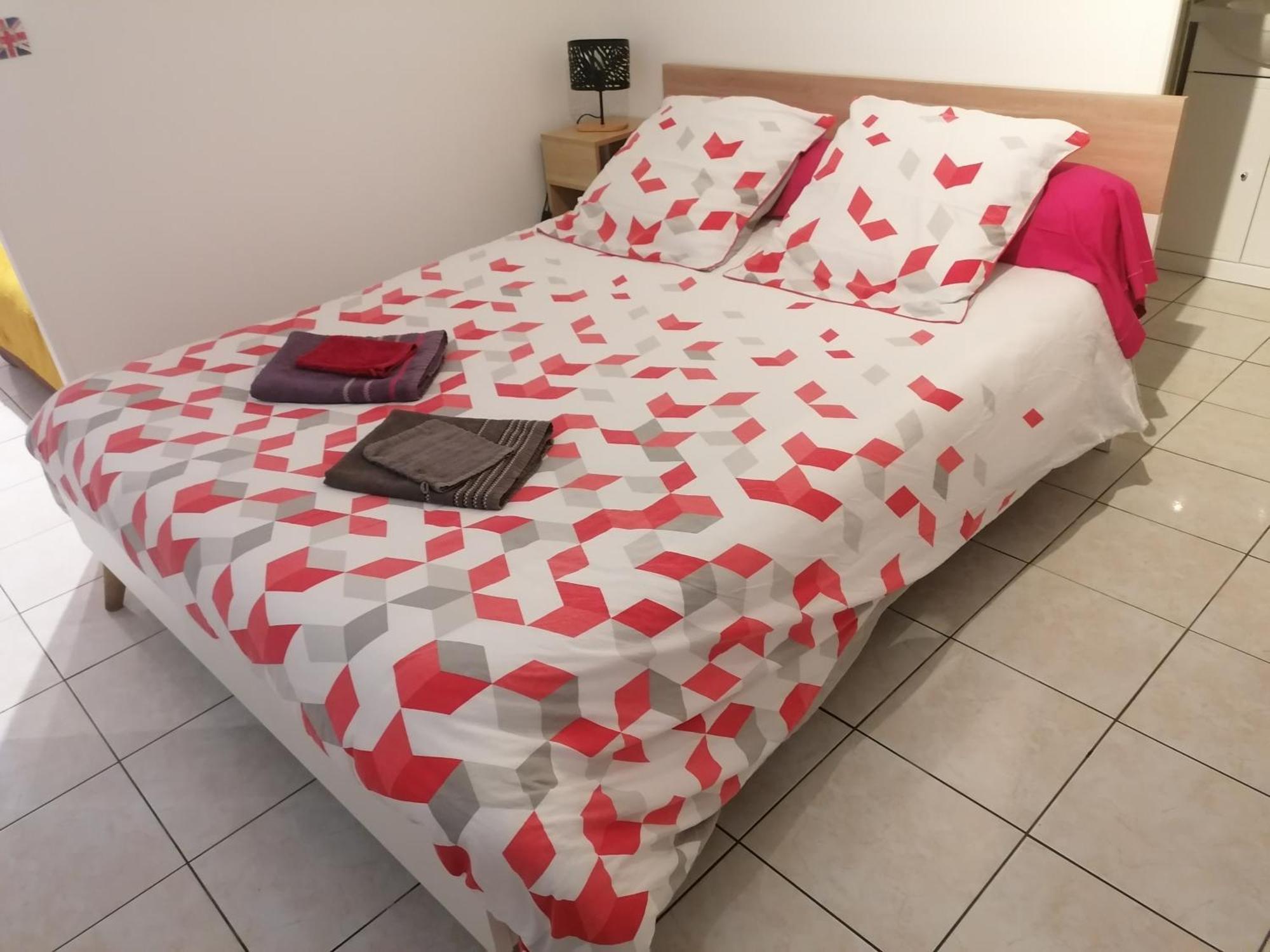 Le Petit Chalet -Appartement Proche De La Vieille Ville , Du Centre Ville Et Du Tram- Petit Dejeuner Offert Ле-Ман Экстерьер фото
